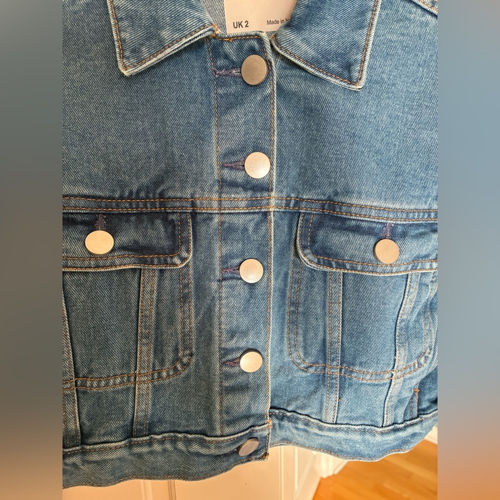 NWOT ASOS Denim Cropped Blue Jean Jacket with Silver Hardware - Picture 7 of 10